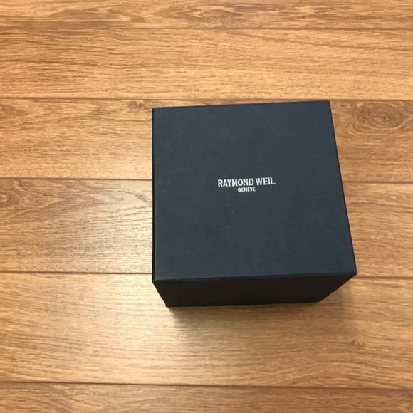 Raymond Weil Tradition Men's Watch Item No. 4476-STC-00300 - Picture 7 of 7